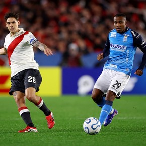Por qué River usó una camiseta diferente ante Blooming