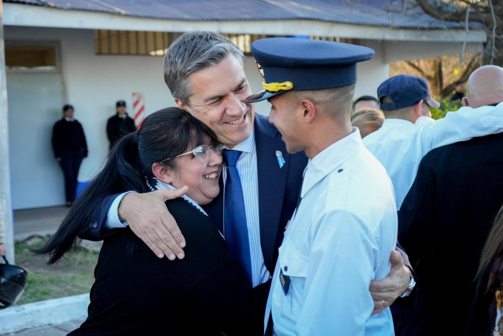 Alumnos de la Policía y del Servicio Penitenciario juraron fidelidad a la bandera