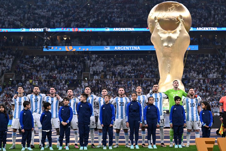 De los 11 que salieron al Lusail, siete tuvieron su estreno durante el ciclo de Scaloni. (AFP)