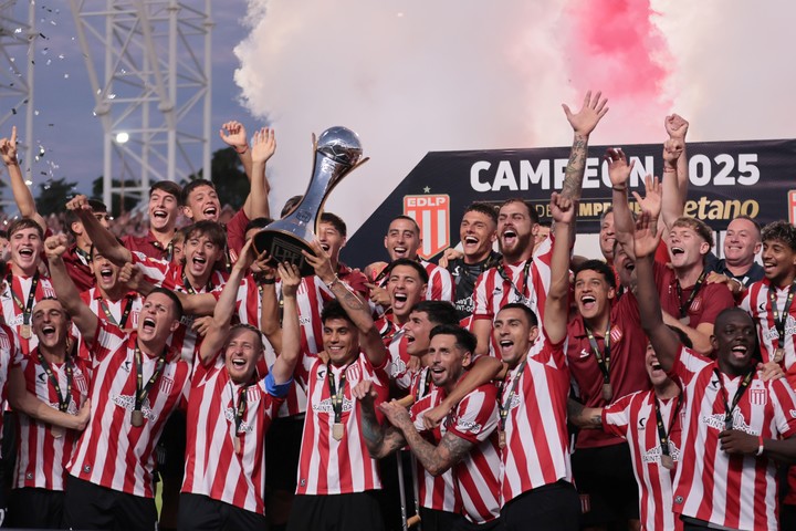 Estudiantes juega la Supercopa por ser campeón del Trofeo de Campeones.