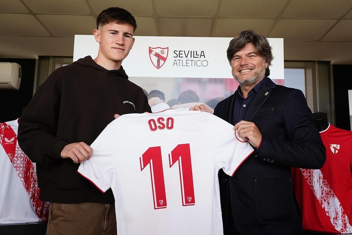 El Oso Martínez enn su presentación en Sevilla (Instagram Oso Martínez).