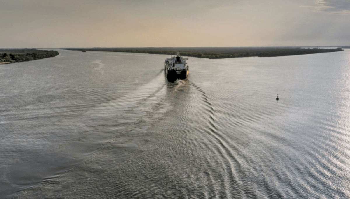 Hidrovía: en una carta, agroexportadores le pidieron a Caputo que apure la adjudicación definitiva 1 hidrovia barco rio parana