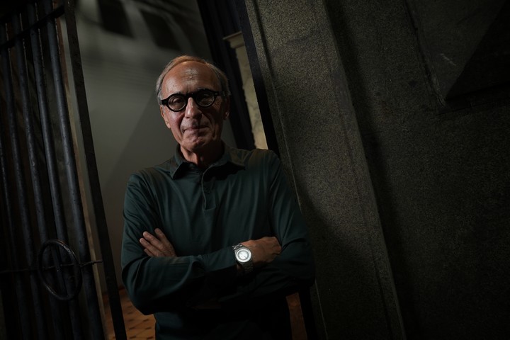 Evelino Pidò está feliz de regresar al teatro Colón. Foto: Martín Bonetto