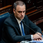 La Justicia suma pruebas sobre gastos y criptomonedas contra Manuel Adorni