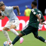 Uruguay rescató un 1 a 1 ante Arabia Saudita en su estreno mundialista