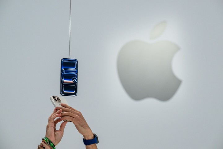 Apple prepara un cambio histórico en el iPhone: ya no busca que lo compres, sino que lo alquiles