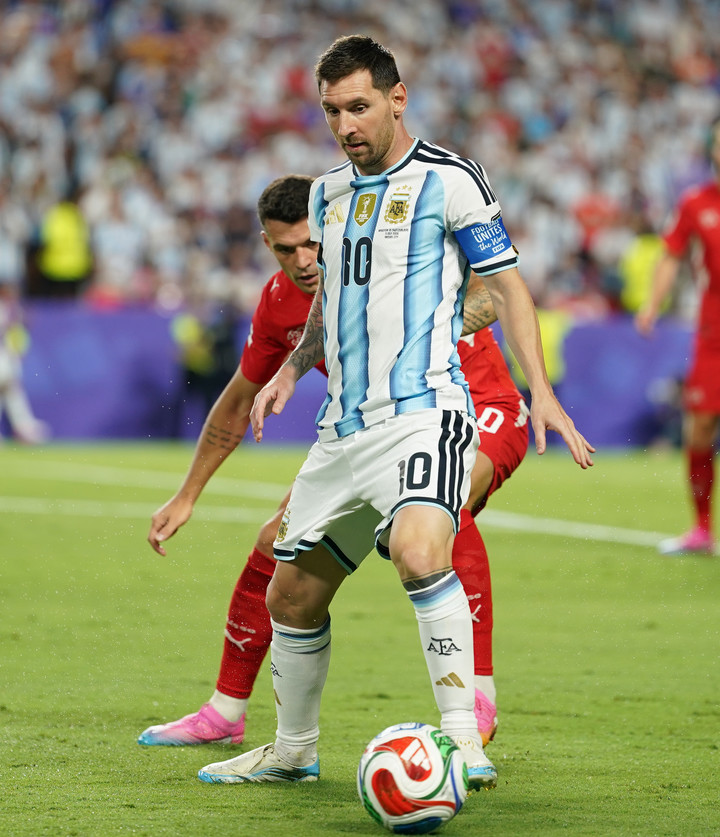 El eterno 10 (Tesone).