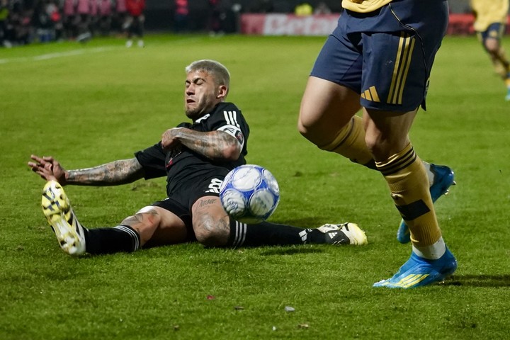 Riestra vs Boca, con la marca de Céliz.