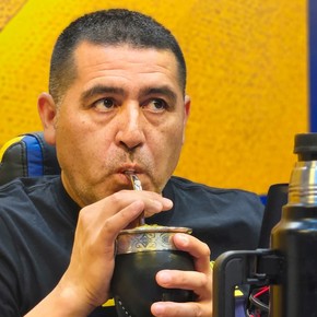 Riquelme: la Bombonera, Vasco DT, la vuelta de Villa, el "orgullo por Cavani", Dybala y la relación con la AFA