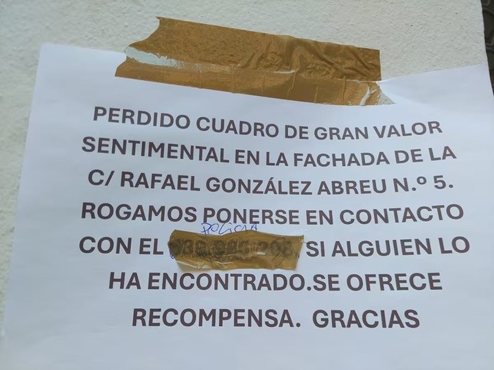 Los dueños de la obra de Joaquín Sorolla perdida en Sevilla colgaron carteles en el barrio ofreciendo una recompensa. Foto: redes sociales.