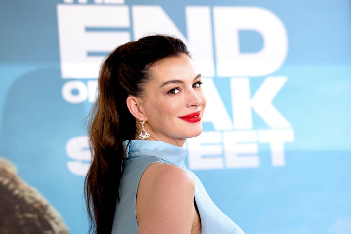 Anne Hathaway attends the world premiere for the film 'The End of Oak Street' in Los Angeles, California, U.S., August 9, 2026. REUTERS/Mario Anzuoni