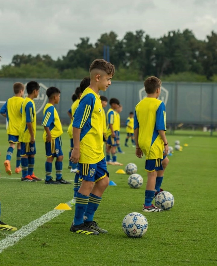 Las redes sociales y el streaming apasionan a Tiano tanto como el fútbol, un deporte que, cuenta, lleva en la sangre. 