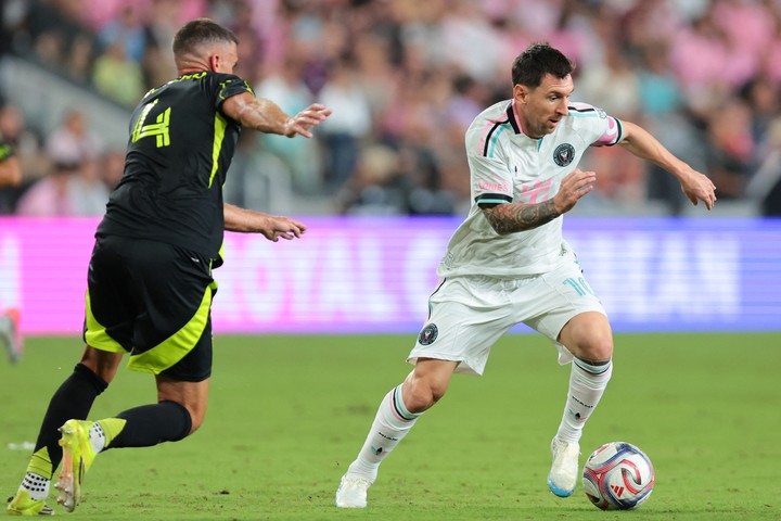 Messi entró picante en su primer partido post Mundial con el Inter Miami (Reuters).