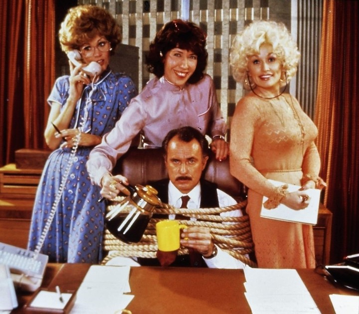 Jane Fonda, Lily Tomlin, Dolly Parton y Dabney Coleman en "Cómo eliminar a su jefe (1980).