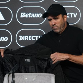 La intimidad y lo que no se vio de la conferencia despedida de Coudet de River