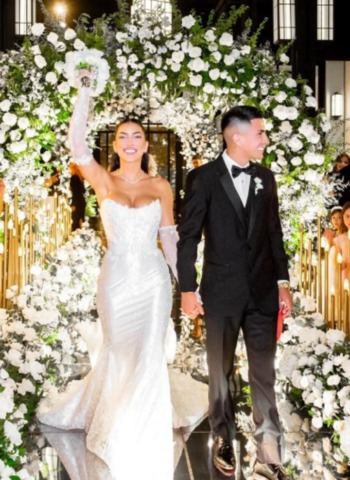 Thiago Almada, casado con Antonella D'Alotta.