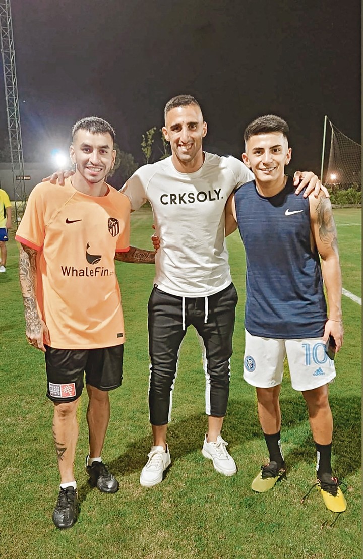 Pellerano, junto a los dos cracks.
