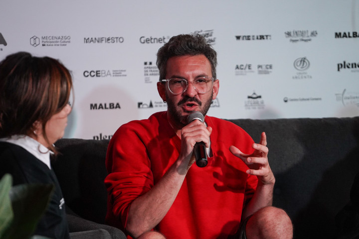 La charla Literatura y la oralidad una política escucha con Dani Zelko, Santiago Loza y Marie Gouric. Foto: Santi Garcia Díaz.