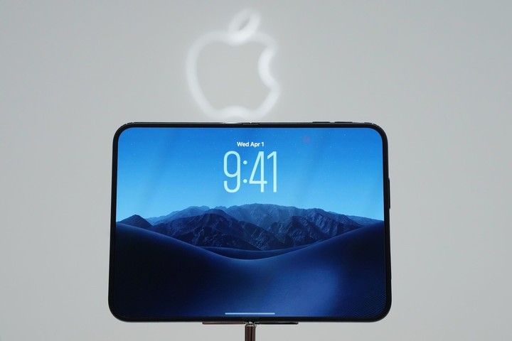 Abierto tiene una superficie un 80% mayor que la del iPhone 18 Pro. (Foto: Bloomberg)