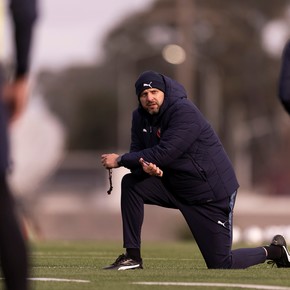 El insólito motivo que podría impedirle a Viera dirigir a Independiente