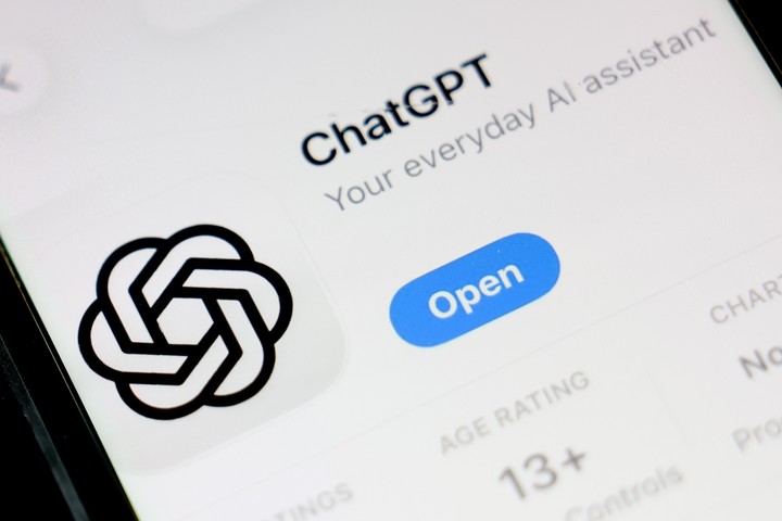 ChatGPT es una de las herramientas de IA más utilizadas.(Foto: EFE/ Filip Singer)