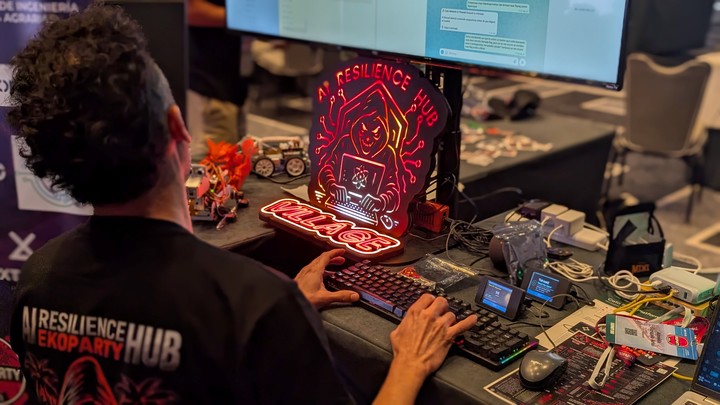 El hub de IA en Ekoparty Miami, que se desarrolló este año, en mayo. Foto: Juan Brodersen