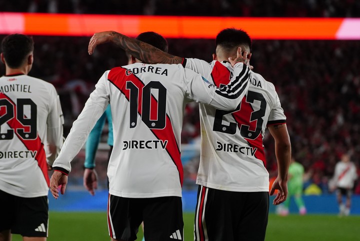 Correa y Almada en River. Foto Marcelo Carroll 