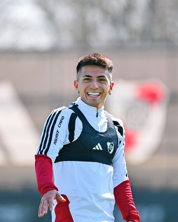 Thiago Almada
Prensa River