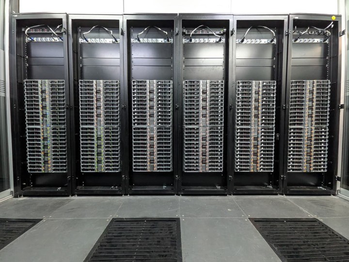 Helvetios: para qué se usará la supercomputadora que llegó de Suiza y científicos argentinos armaron en un mes