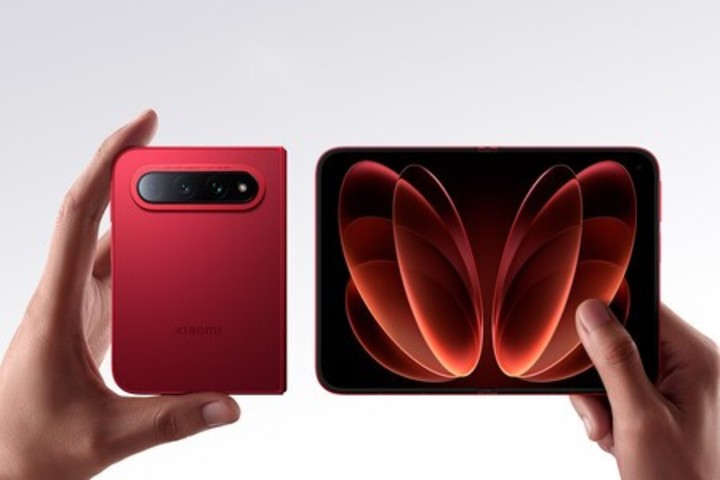 Xiaomi 18 Fold, otro con formato "pasaporte".