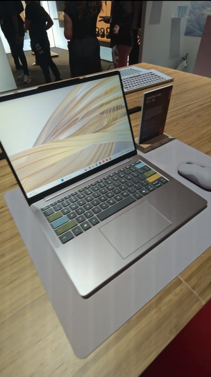 IdeaPad Vibe de Lenovo permite personalizar los teclados con teclas de colores.