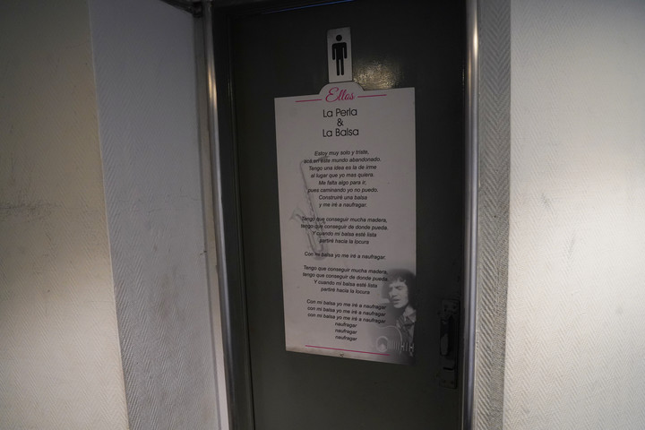 En la "La Perla del Once" estaba la letra de "La Balsa". Ahora es una pizzería. Foto: Luciano Thieberger