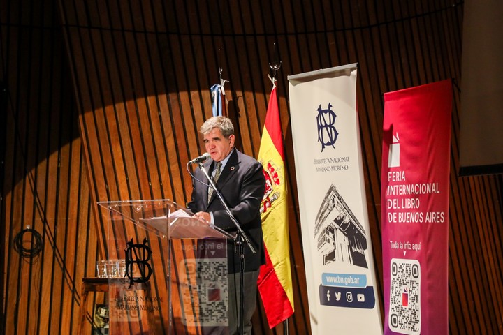 El embajador de España en Argentina, Joaquín María de Arístegui, durante el lanzamiento de la edición 51 de la Feria Internacional del Libro de Buenos Aires. Foto: gentileza Fundación El Libro.