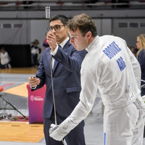 Alec Brooke, el esgrimista inglés que representa a Argentina en los Juegos Suramericanos y es fanático de Messi