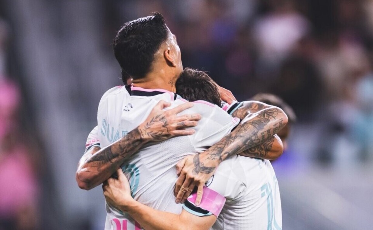 Messi en su festejo junto con De Paul y Suárez (Foto: Prensa Inter Miami).
