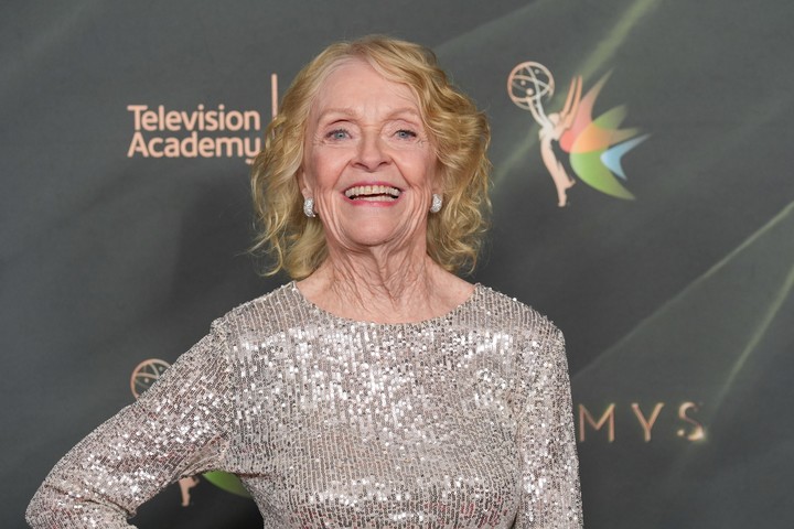 K Callan, a los 90 años, presentó uno de los premios. Integra el elenco de la multipremiada "Widow's Bay". AP 