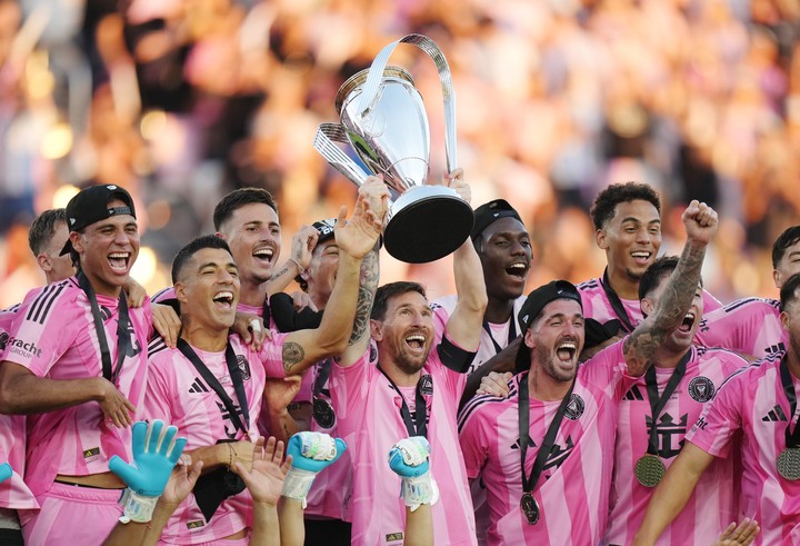 Messi campeón con el Inter Miami (Darryl Dyck/The Canadian Press via AP, File).