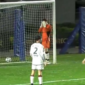 Video: el blooper con el que ganó Boca en Reserva