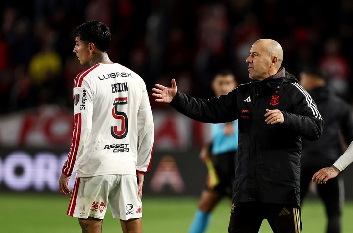 Estudiantes de La Plata vs. Flamengo en el Estadio Jorge Luis Hirschi (REUTERS).