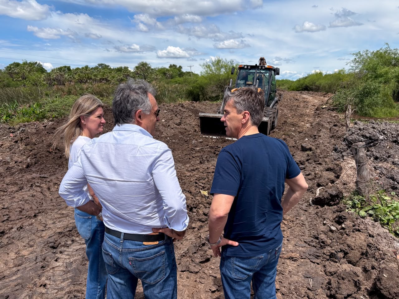 FRENTE AL FENÓMENO DE EL NIÑO, EL GOBIERNO PROVINCIAL REFUERZA LAS DEFENSAS Y AMPLÍA EL LAGO COMPENSADOR