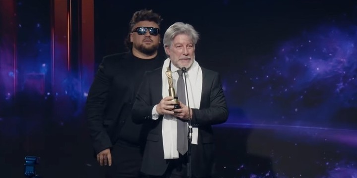 Pachu Peña fue reconocido por su labor humorística en los Martín Fierro de Radio 2026.
