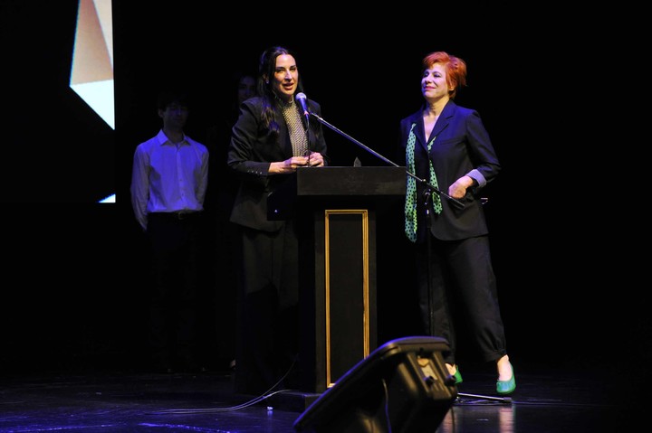 El empate de la noche entre Alejandra Radano y Alejandra Perluski. Foto: Movilpress.