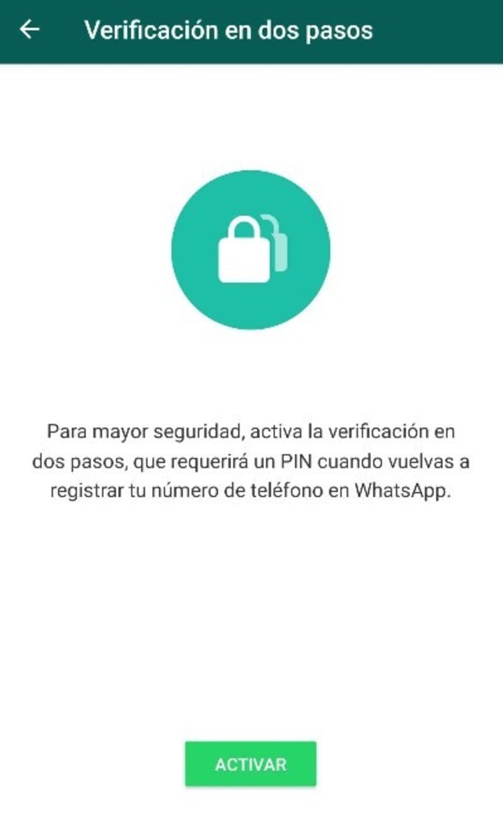 Menú de activación de la Verificación de dos pasos en WhatsApp.